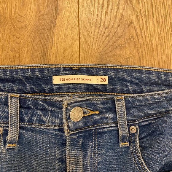 Levis womens skinny jeans with distressed knees color is brushed indigo size 28 - Picture 3 of 5